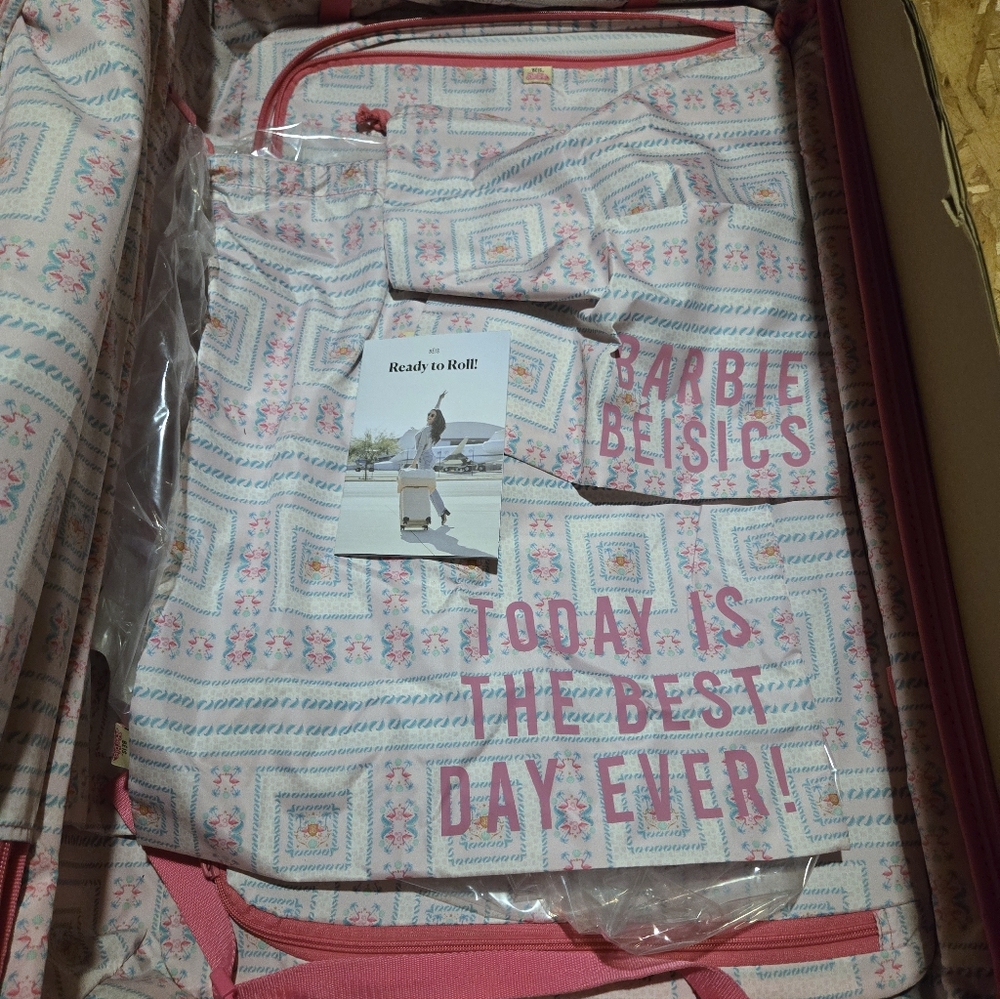 Pink BEIS x Barbie collab 29" Check In Roller - Picture 4 of 9